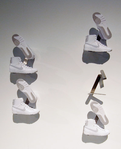 fernando a robert: shine shoe rack