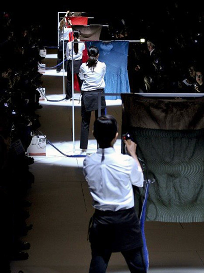 issey miyake: steam stretch at paris fashion week