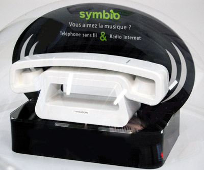 saint etienne biennale 08: 'symbio' telephone by eliumstudio for thomson telecom
