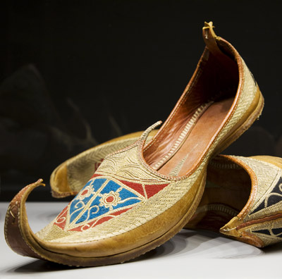 'SONS – shoes or no shoes' museum in kruishoutem, belgium