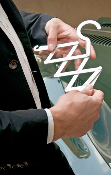 ddpstudio: pliable coat hanger