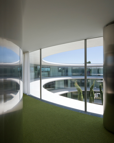 bassicarella architectes: UEFA campus