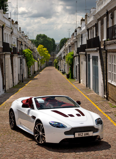 aston martin V12 vantage roadster