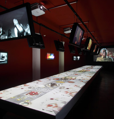 yang fudong: the general's smile