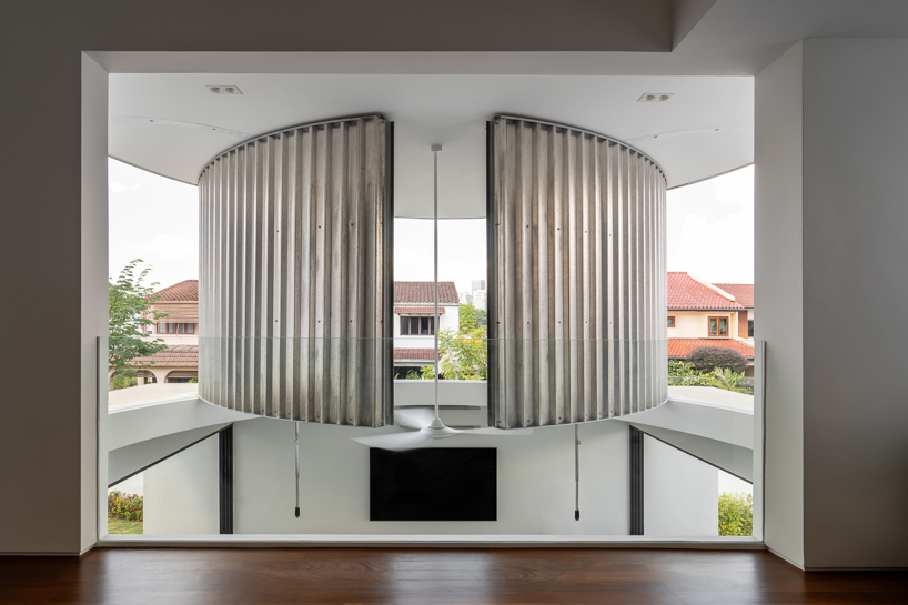 the house that opens up to the sky 10