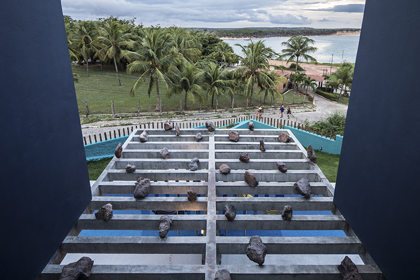 these houses in brazil are painted with the hues of the sea, by vilela florez - 10