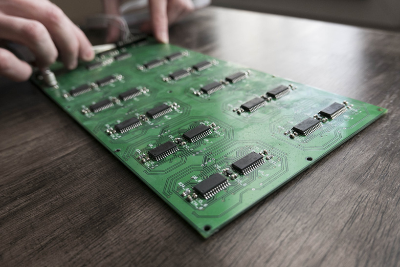 axel schindlbeck's 'albert clock' tells the time with tricky equations - 7