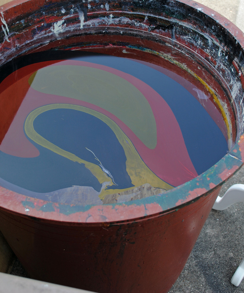 metafaux design: swirling stools dipped in marble paint colors - 7