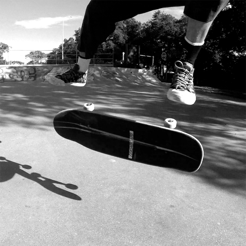 trashboard: a skateboard crafted from recycled airbus carbon and cardboard