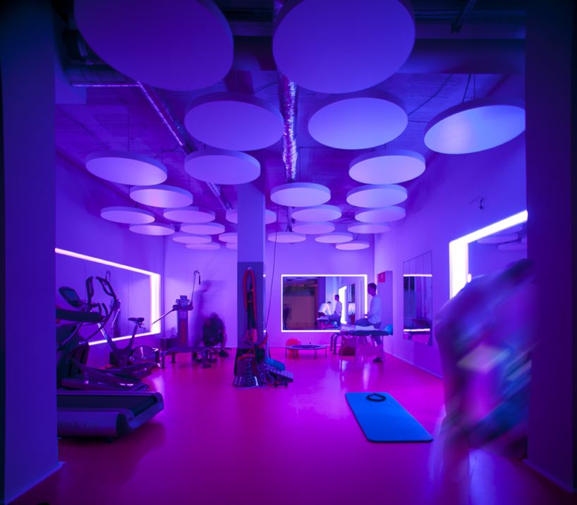 gabriel gomera studio uses color and light to motivate gym-goers at R3 - 5