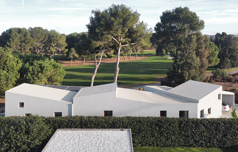 PLAYstudio's JA house merges vernacular with contemporary valencian architecture