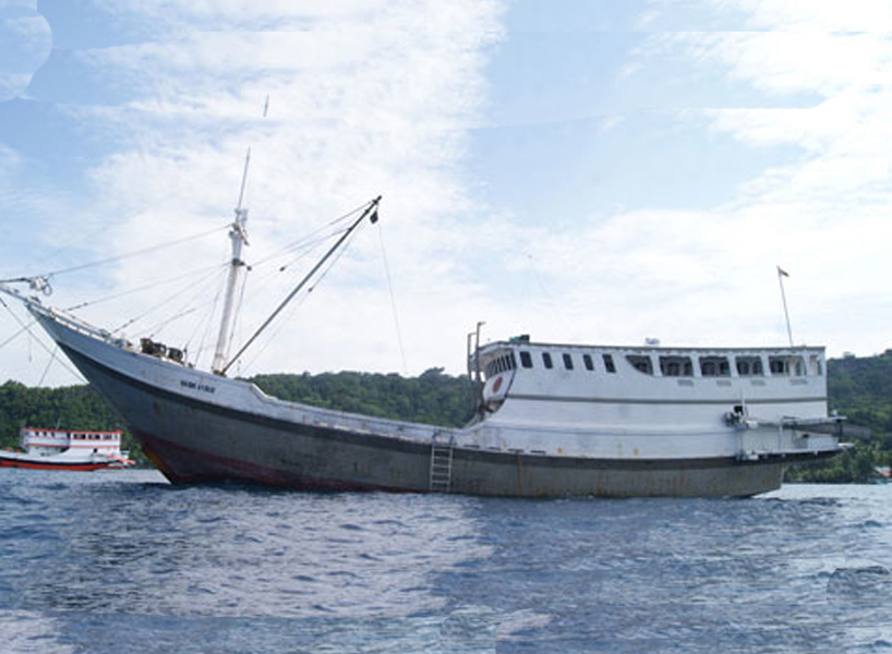 indonesian phinisi boat transformed to dragoon 130 yacht