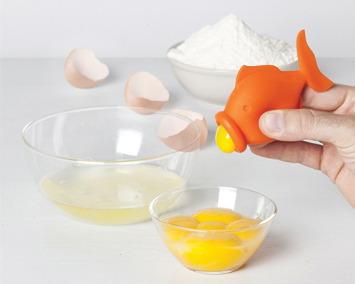 gulping yolkfish egg separator by peleg design at designboom shop