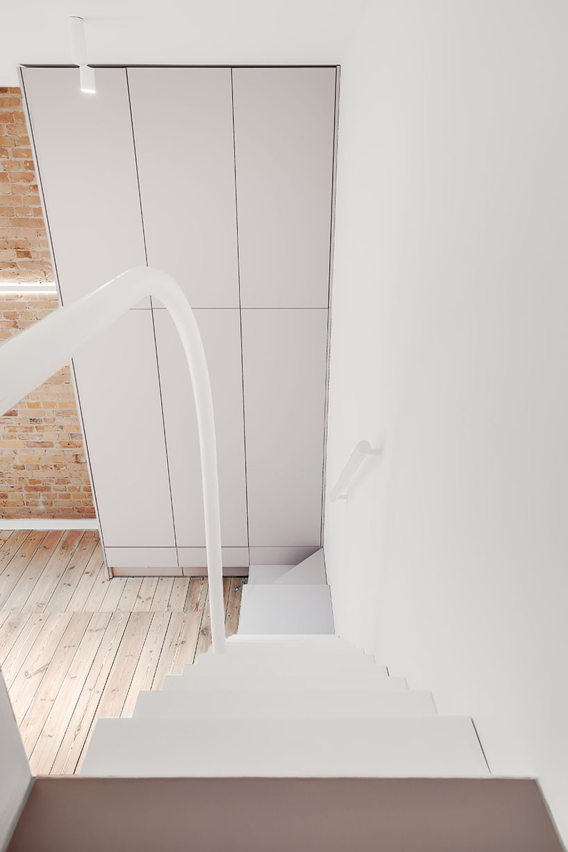 paola bagna + john paul coss refurbish 29 sqm berlin apartment with open kitchen island