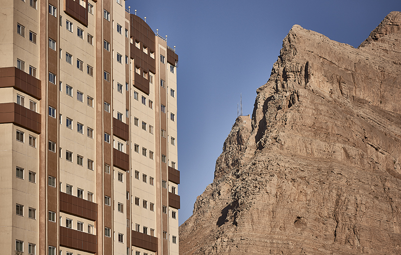 the starkness of iran's desert developments are captured by manuel alvarez diestro designboom