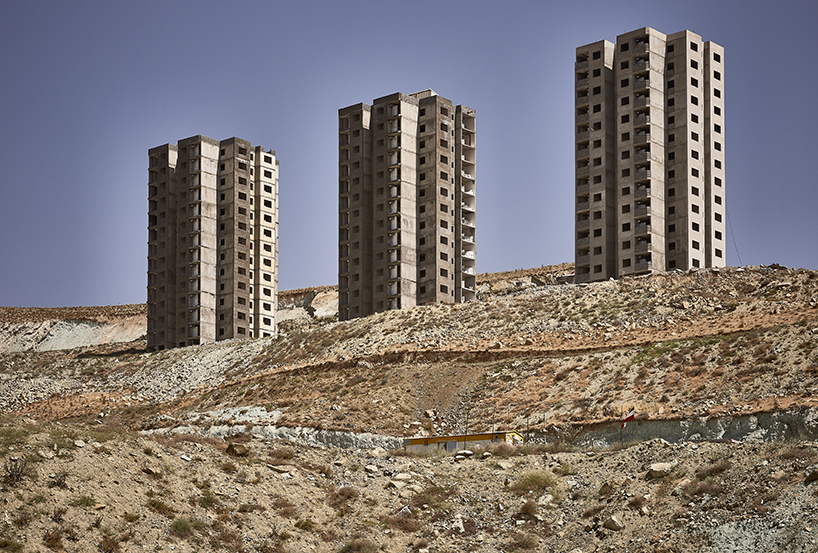 the starkness of iran's desert developments are captured by manuel alvarez diestro designboom