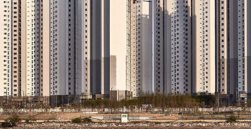 manuel alvarez diestro captures the density of south korea's new housing developments designboom