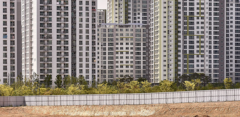 manuel alvarez diestro captures the density of south korea's new housing developments designboom