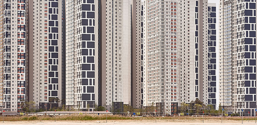 manuel alvarez diestro captures the density of south korea's new housing developments designboom
