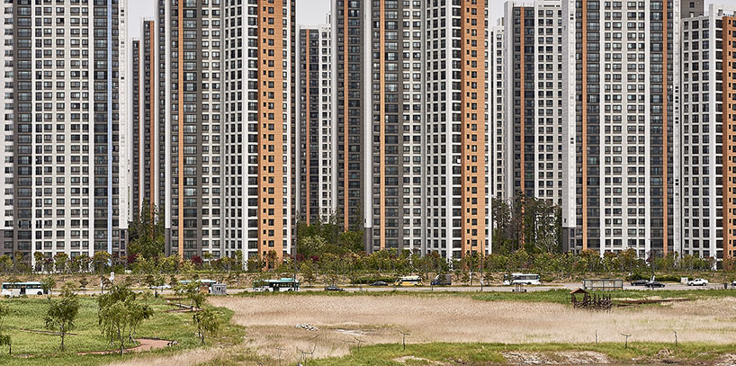 manuel alvarez diestro captures the density of south korea's new housing developments - 1