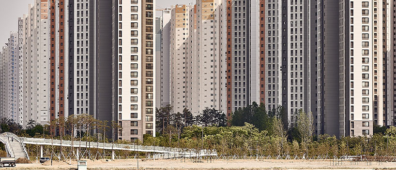 manuel alvarez diestro captures the density of south korea's new housing developments - 2