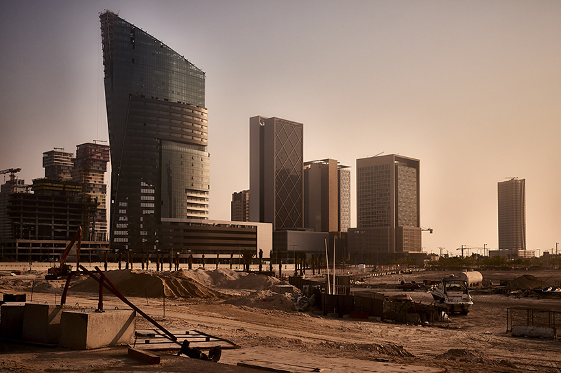 manuel alvarez diestro captures surreal scenery of new developments in the middle east