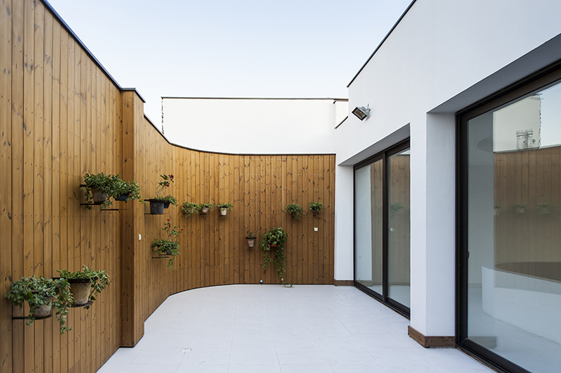 ayeneh office bahar house iran designboom