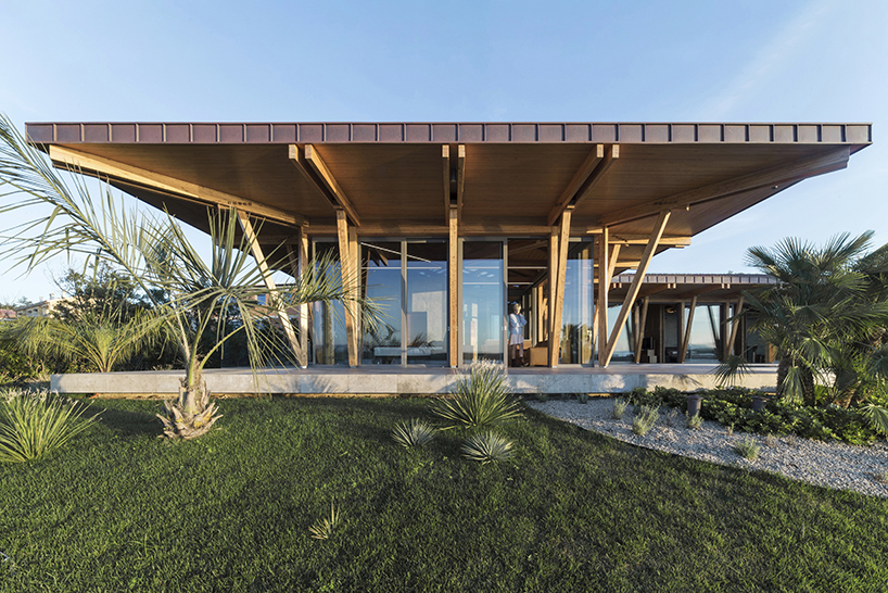 turato-architects-wooden-house-vacation-mediterranean-krk-croatia-02-10-2020-designboom