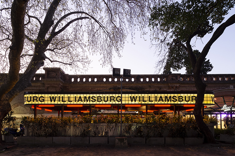 williamsburg outside restaurant 1