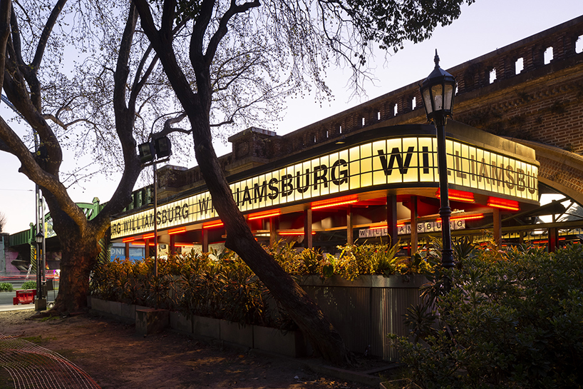 williamsburg outside restaurant 6