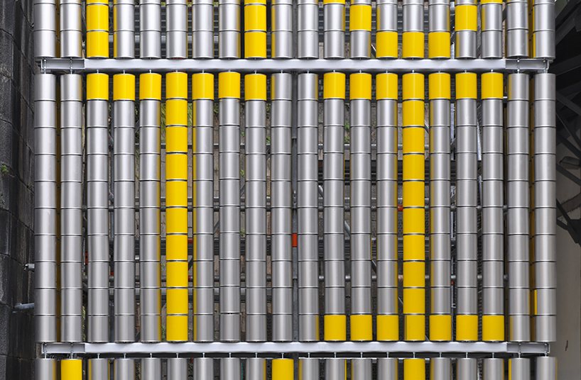 moradavaga realizes vira-lata installation using 2300 turnable tin cans - 1