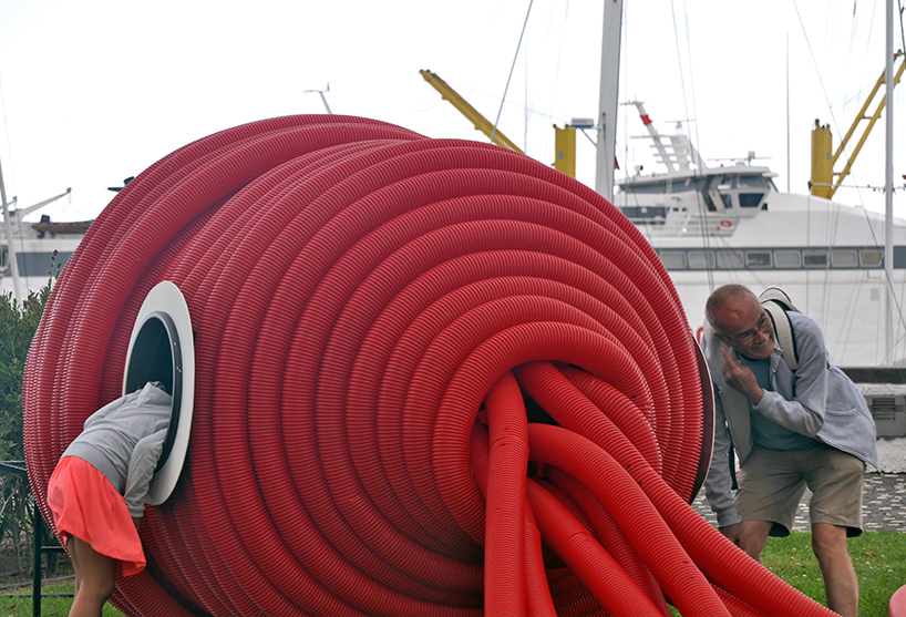 vernie squid installation moradavaga walk&talk sao miguel designboom 12