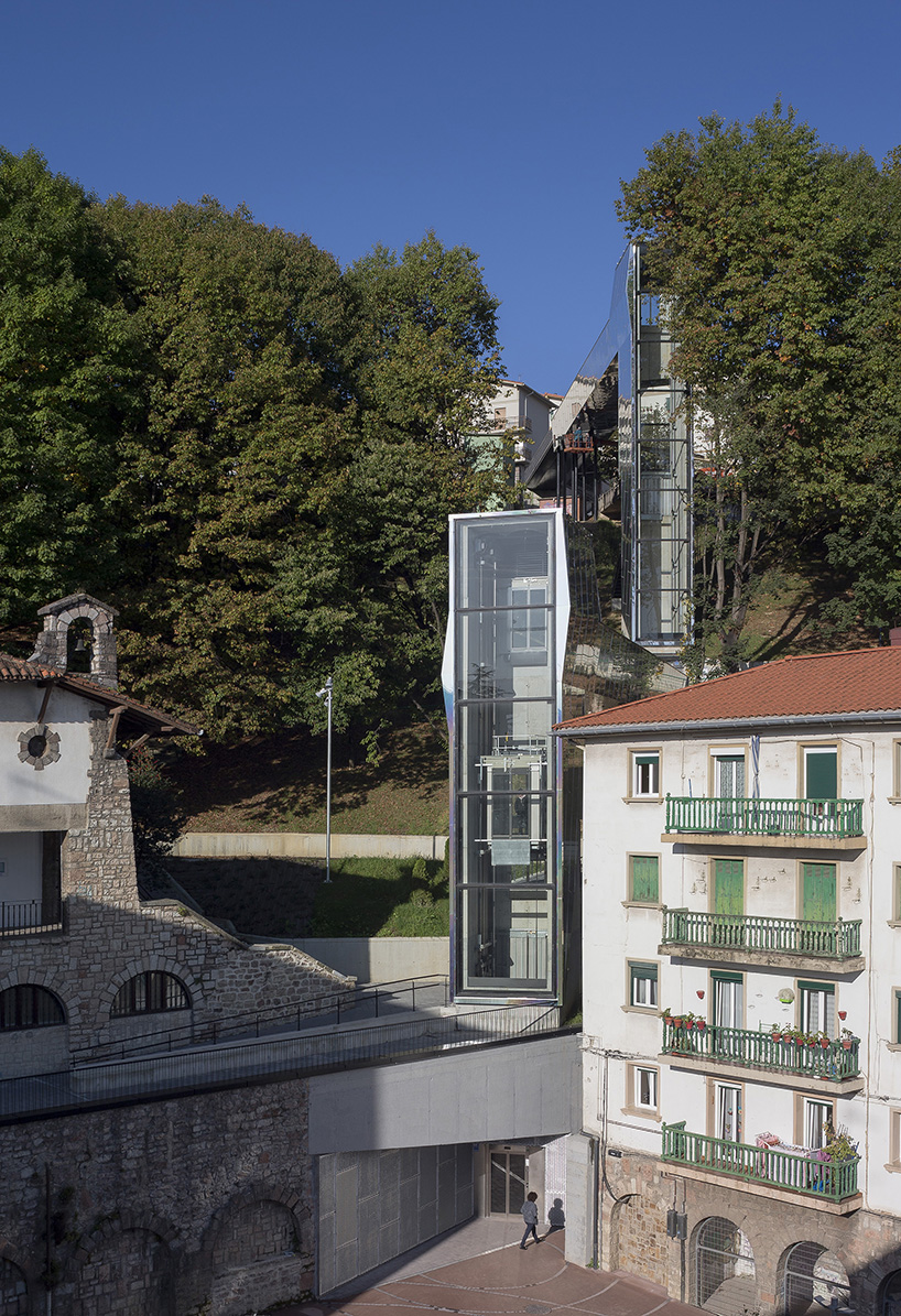 vaumm builds an 'urban elevator' to reconnect the spanish town of errenteria designboom