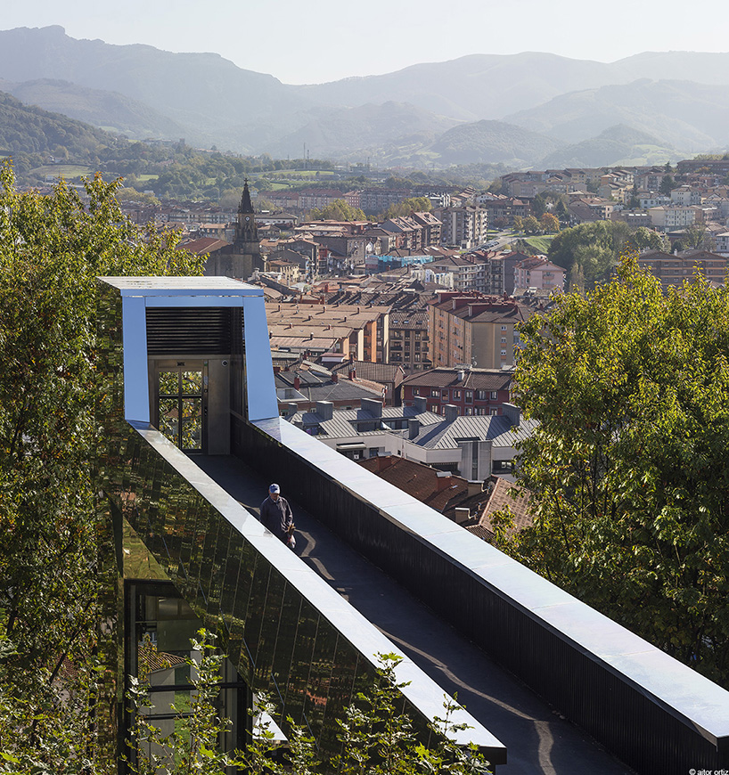 vaumm builds an 'urban elevator' to reconnect the spanish town of errenteria designboom
