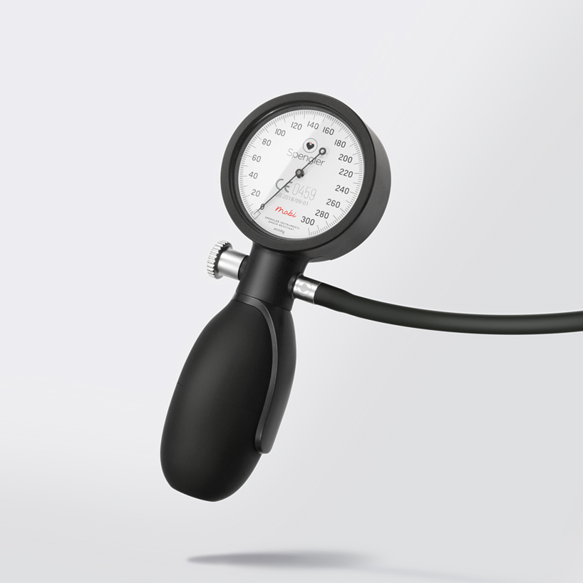 atelier 360 creates ergonomic design for 'mobi' blood pressure monitor