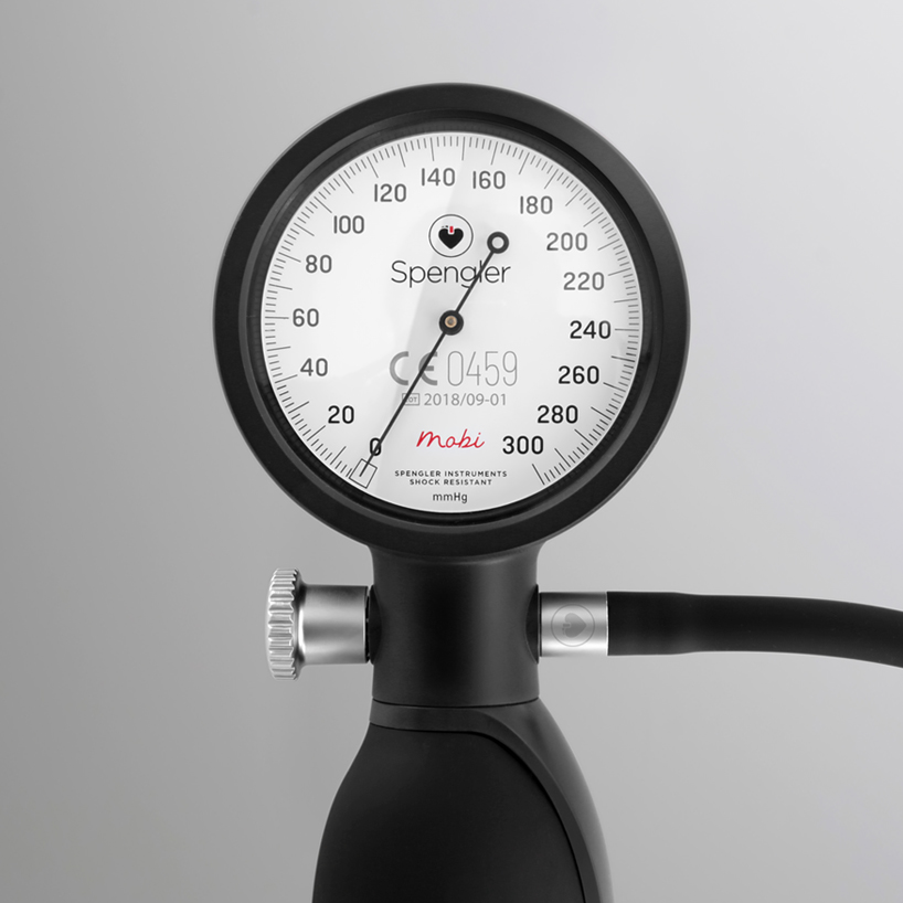 atelier 360 creates ergonomic design for 'mobi' blood pressure monitor