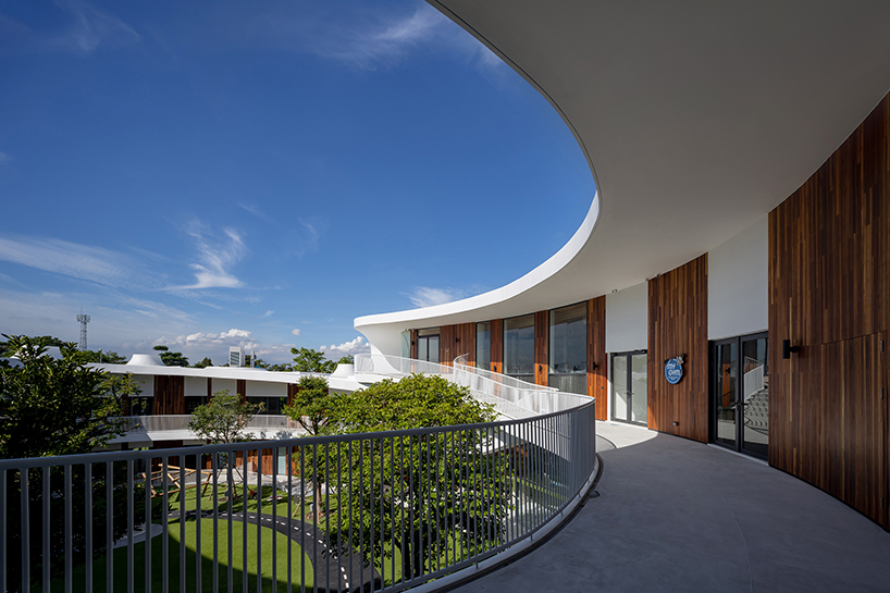 plan architect completes the kensington learning space in bangkok designboom