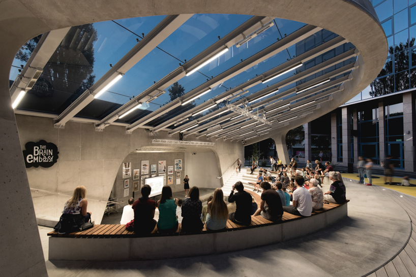 amphitheater brain embassy a new symbol of business part of warsaw 7