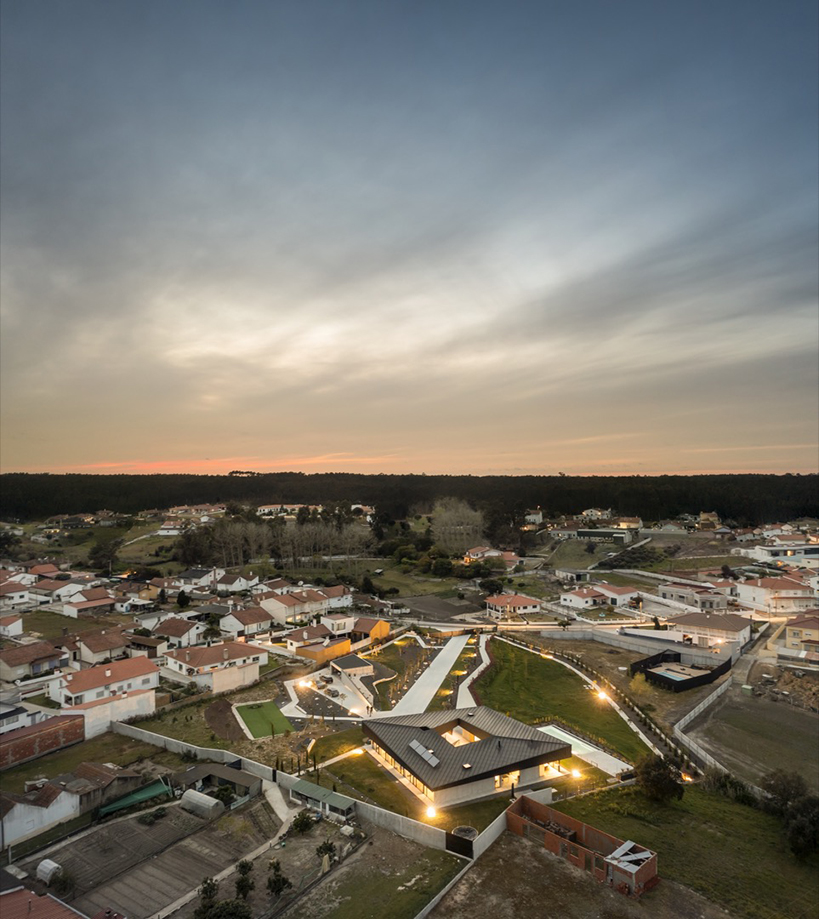 marinha grande house by contaminar arquitectos 10