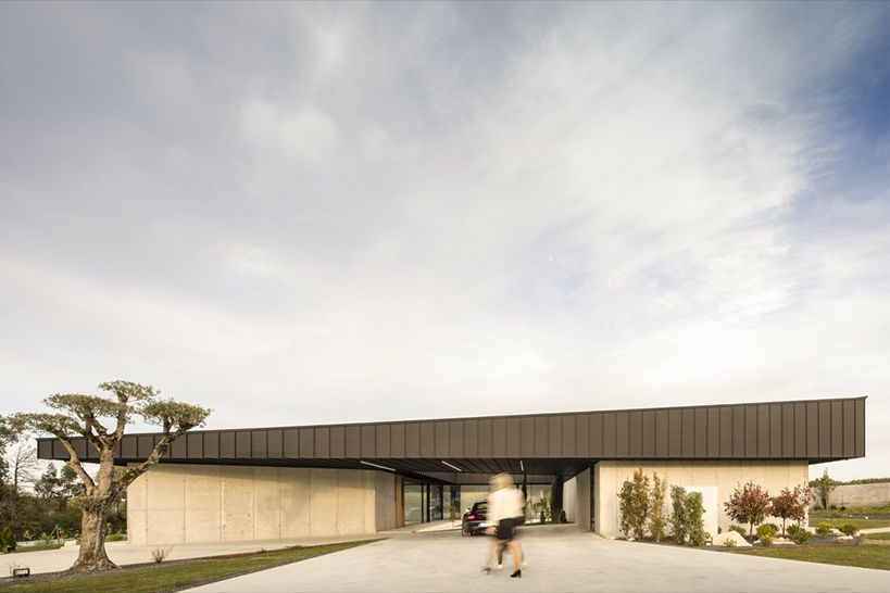 marinha grande house by contaminar arquitectos 9