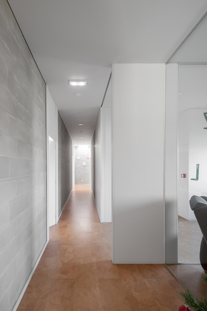 saavedrarquitectura school house guimaraes portugal designboom saavedrarquitectura school house guimaraes portugal designboom