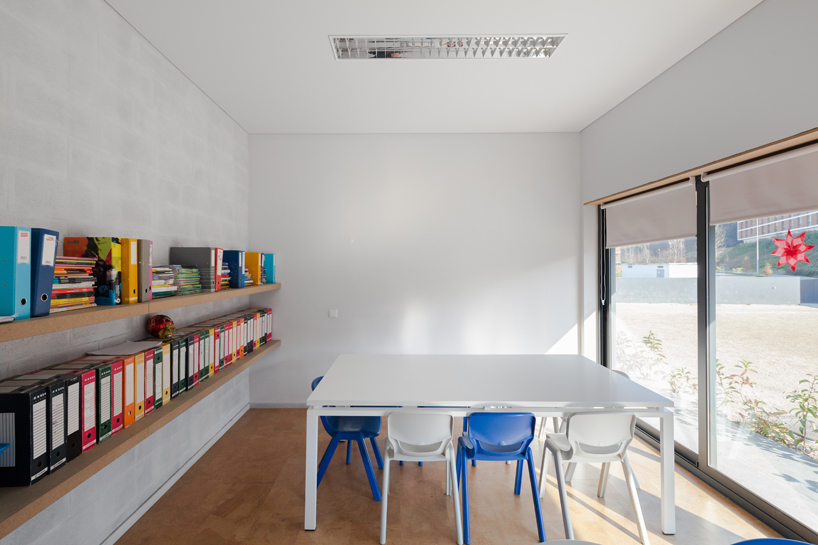 saavedrarquitectura builds brick clad school house in guimarães - 2