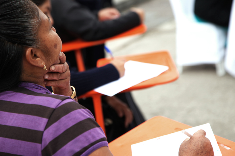al borde arquitectos modular desk designboom
