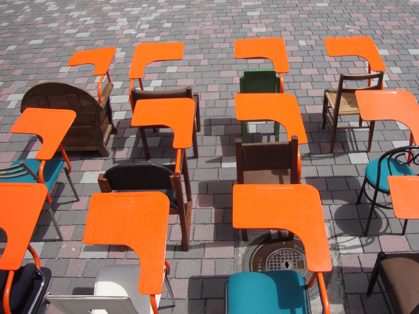 al borde arquitectos modular desk designboom