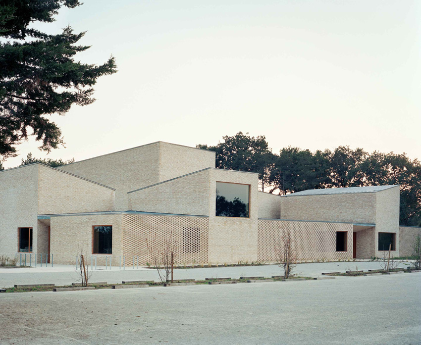 raum architects pierre blanches cultural center of saint jean de boiseau 1