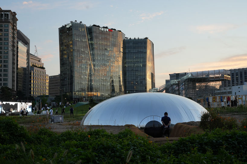 invisible inflatable pavilion by plastique fantastique pops up in the heart of seoul