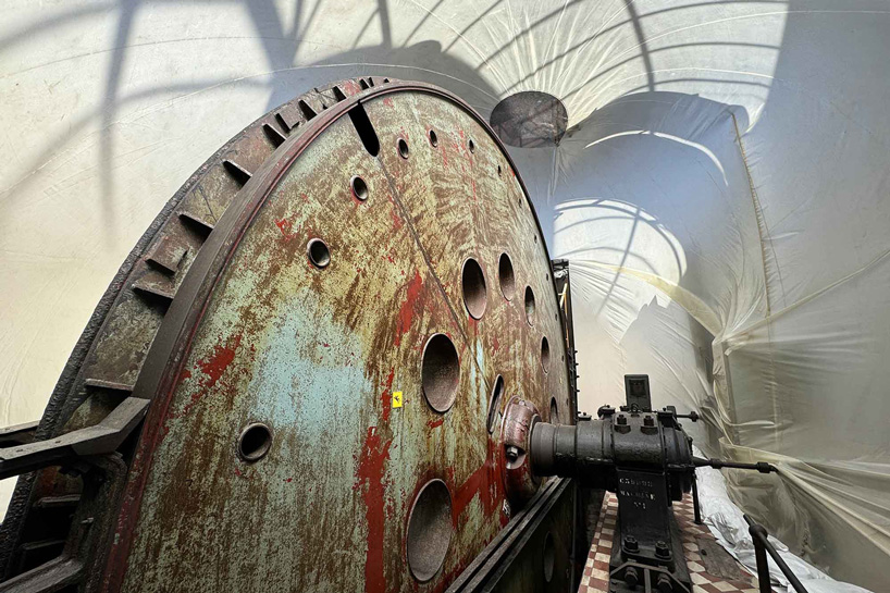 transparent volume by plastique fantastique inhales and exhales within coal mine in genk