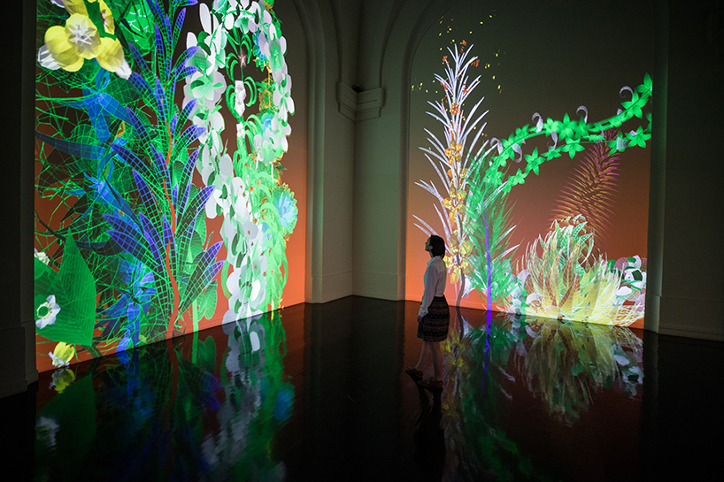 miguel chevalier creates a digital kingdom of flowers in latest exhibit - 9
