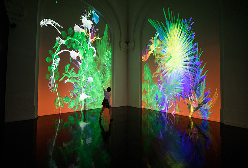miguel chevalier creates a digital kingdom of flowers in latest exhibit - 7