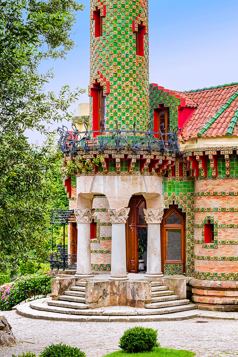 david cardeliús captures antoni gauidí's el capricho designboom